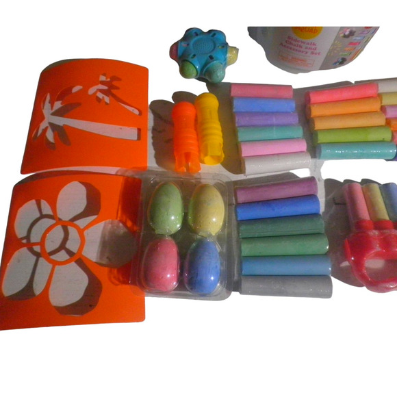 Sun Squad Chalk Set, 50 Pc Play Set, 41 Chalk, 4 Holders, 4 Stencils and Bucket - Picture 3 of 6